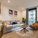 Luxury Flat Next Tower Bridge 2