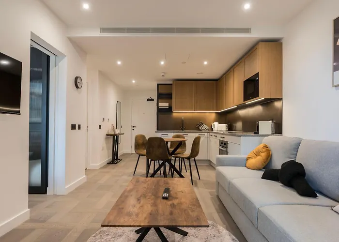 Luxury Flat Next Tower Bridge 2